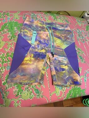 Lululemon Cargo SHR Hiking Short 8" Size 6